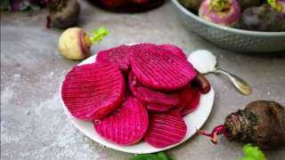 سر نجاح مخلل اللفت.. كيف تحافظ على اللون والمذاق المقرمش الرائع؟