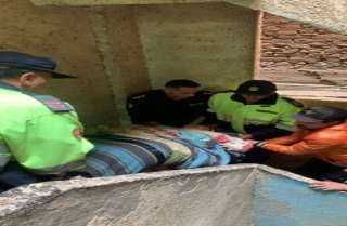 استجابة أمنية سريعة.. نقل سيدة مقيمة بمفردها لتلقي العلاج العاجل