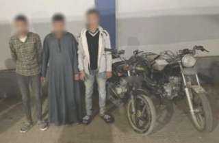 فيديو يكشف سرقة دراجة نارية بسوهاج والمتهمون في قبضة الشرطة