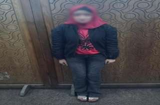 ضبط فتاة للإعلان عن ممارسة الأعمال المنافية للآداب مقابل أموال بالإسكندرية