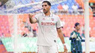 تفاصيل عرض الأهلي لشراء هداف سوون الكوري