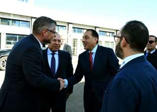 مدبولي يفتتح مصنع «ليوني مصر» العالمية لضفائر السيارات