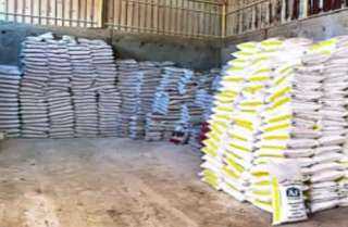 سقوط صاحب مصنع ”بدون ترخيص” لإنتاج وتعبئة الأسمدة والمخصبات الزراعية المغشوشة بالغربية