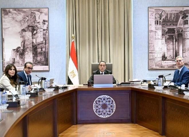 رئيس الوزراء يبحث مع مسئولي ”إيني وسان دوناتو” إدارة وتشغيل مستشفيات في مصر| صور