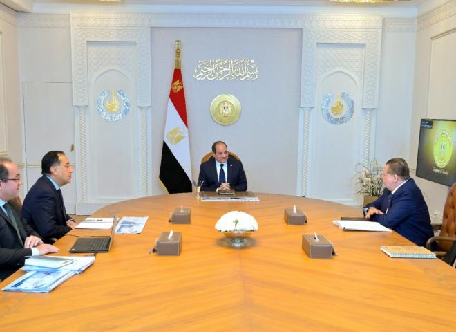 الرئيس السيسي يتابع آليات تعزيز الاستقرار المالي والنقدي وجهود تدبير الاحتياجات المالية للقطاعات الأساسية