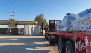 حجم المساعدات التي حملتها قوافل زاد العزة من مصر إلى غزة في 100 يوم | فيديو