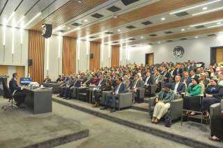 وزير الاستثمار يلتقي أعضاء دورة التمثيل الدبلوماسي العسكري بالخارج