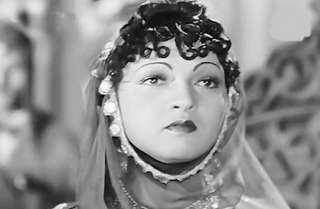 أول من غنت في السينما وحديقة الأزبكية.. لماذا سُميت نجاة علي بمطربة «عش الهوى المهجور»؟| صور نادرة