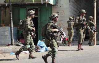 قوات الاحتلال تعتقل والد منفذ عملية بيسان من بلدة قباطية جنوب جنين