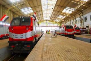 خدمة رقمية جديدة.. استعلم واحجز تذاكر القطارات عبر الهاتف على مدار 24 ساعة| صور