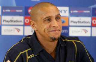 روبرتو كارلوس يطمئن عشاقه بعد خضوعه لجراحة ويؤكد أنه لم يتعرض لأزمة قلبية