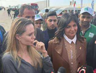 أنجلينا جولي تصل معبر رفح من الجانب المصري لتفقد المساعدات ومستشفى العريش