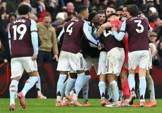 أستون فيلا يتقدم بهدف أمام نوتنجهام فورست بالشوط الأول في الدوري الإنجليزي