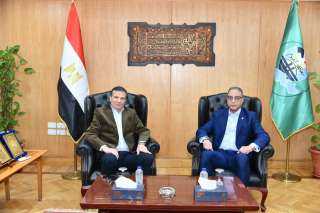 محافظ الفيوم يستقبل وزير الزراعة في مستهل زيارته للمحافظة