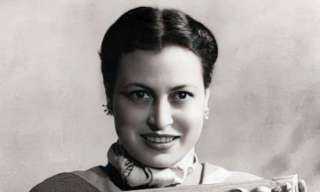 «رجاء عبده.». 100 صورة نادرة لمطربة «البوسطجية» التى منعتها الإذاعة وأذاعها عبد الناصر