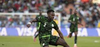 النيجيري أوساي صامويل يوجه انتقادات لاذعة لحكم مباراة المغرب