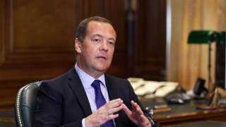 مدفيديف: أكثر من 422 ألف متطوع تعاقدوا مع وزارة الدفاع خلال 2025