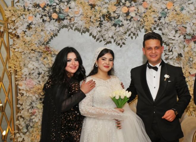 أمين إعلام ”المصريين“ يهنئ الإعلامية رشا عبد الفتاح بمناسبة زفاف ابنتها