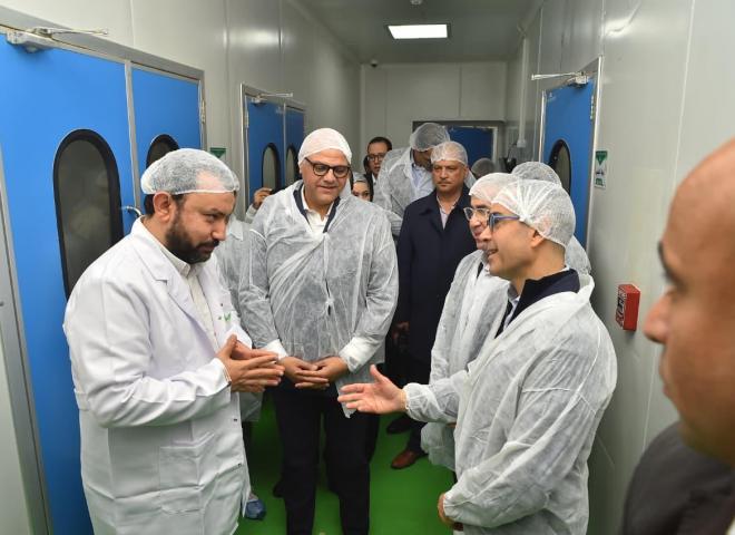 وزير الاستثمار يتفقد عددا من المصانع بالمنطقة الاستثمارية بمدينة بنها