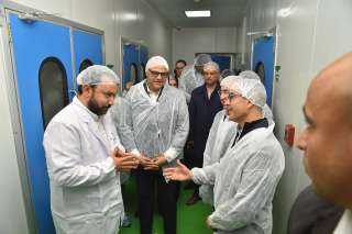 وزير الاستثمار يتفقد عددا من المصانع بالمنطقة الاستثمارية بمدينة بنها
