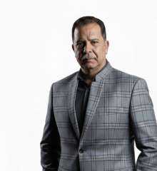 هشام بيومي يكتب: شجرة في وجه العاصفة