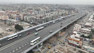 تنفيذًا لتوجيهات الرئيس.. بدء تشغيل كوبري العامرية بعد توسعته تزامنًا مع مسار القطار الكهربائي| صور