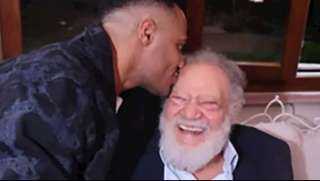 يحيى الفخراني يتصدر التريند.. ومحمد رمضان يقبل رأسه