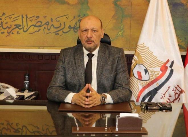 رئيس حزب «المصريين» يهنئ المستشار محمود حلمي الشريف بمناسبة تعيينه وزيرًا للعدل