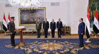 الفريق أشرف سالم زاهر يؤدى اليمين الدستورية أمام الرئيس السيسي وزيرا للدفاع