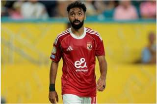 الأهلي يتحرك لتجديد عقود الشحات وكوكا في مارس