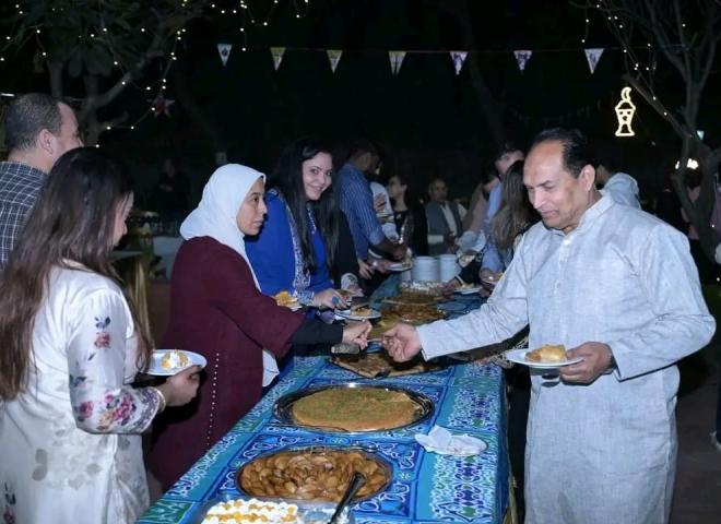 سفير مصر بالهند يقيم إفطار الأسرة المصرية في نيودلهي احتفالا بشهر رمضان| صور