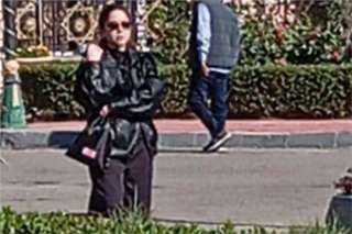 رنا رئيس وسوزان نجم الدين أوائل الحضور جنازة والد مي عمر