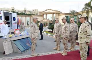 الفريق أشرف سالم زاهر وزير الدفاع يتفقد الجاهزية القتالية للمنطقة المركزية العسكرية ويشارك المقاتلين وجبة الإفطار