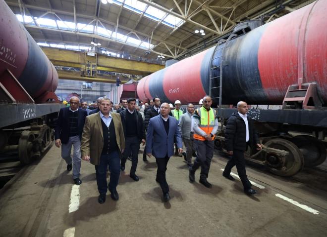 وزير النقل: خطة متكاملة لتعظيم نقل البضائع بالسكك الحديدية حتى 2030| صور