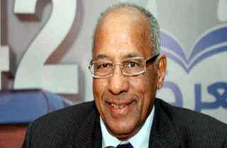 رحيل الناقد الأدبي أحمد درويش وتشييع جثمانه غدا الخميس