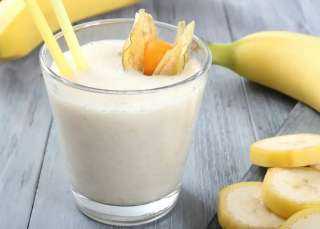 طريقة عمل عصير الموز باللبن لمائدة الإفطار الرمضانية
