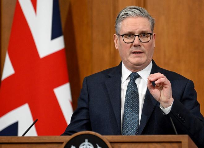 وزيرة خارجية بريطانيا: ستارمر يدافع عن مصالح المملكة على الرغم من انتقادات ترامب