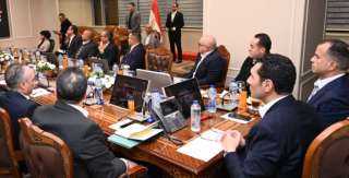 وزارة الشباب والرياضة وشركة استادات تبحثان سبل تعزيز التعاون المشترك في عدد من المشروعات