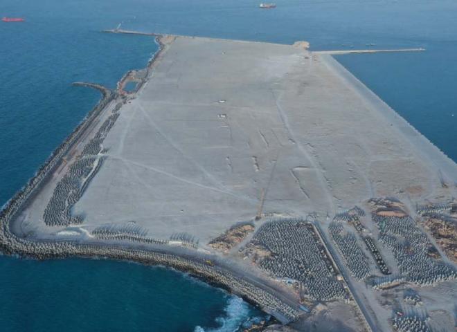 ميناء الدخيلة يتحول لمركز عالمي.. «تحيا مصر 2» تستقبل أضخم سفن الحاويات | صور