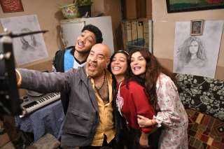 ”فاميلي بيزنس” في منافسة صعبة بشباك التذاكر السينمائي