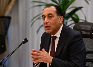 رئيس الوزراء يصدر قرارا بشأن الآليات القانونية لغلق المحال العامة والمراكز التجارية والمطاعم