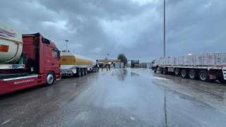 الهلال الأحمر المصري يُطلق قافلة «زاد العزة» 166 ويستقبل الدفعة 26 من المصابين