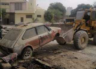 المرور تواصل رفع السيارات المتروكة والمتهالكة لمنع الحوادث بالطريق العام