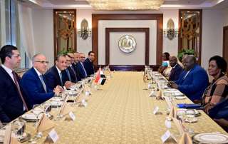 مصر تؤكد استعدادها لتمويل مشروعات البنية التحتية المرتبطة بالمياه في حوض النيل بأوغندا