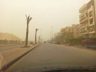 المرور تحذر من مخاطر العاصفة الترابية وتحث على الالتزام بإرشادات السلامة على الطرق| صور