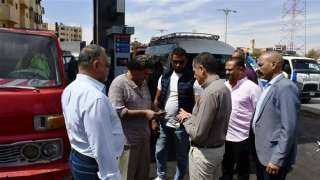 محافظ أسوان يتفقد محطة وقود بطريق السادات.. ويشدد على الالتزام بضوابط تنظيم حركة التزود بالوقود