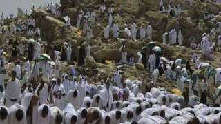 دار الإفتاء: الحج عن الميت من التركة مشروط بالوصية