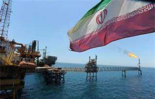 بلومبرج: إيران بدأت بالفعل في خفض إنتاج النفط