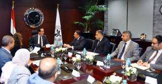 وزير الاستثمار يبحث خطط رفع كفاءة الأداء المؤسسي وتطوير العنصر البشري بهيئة الاستثمار والمناطق الحرة