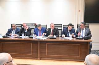 وزير المالية ورئيس ”خطة النواب” ينفيان فرض أي رسوم إضافية على مغادرة الدولة